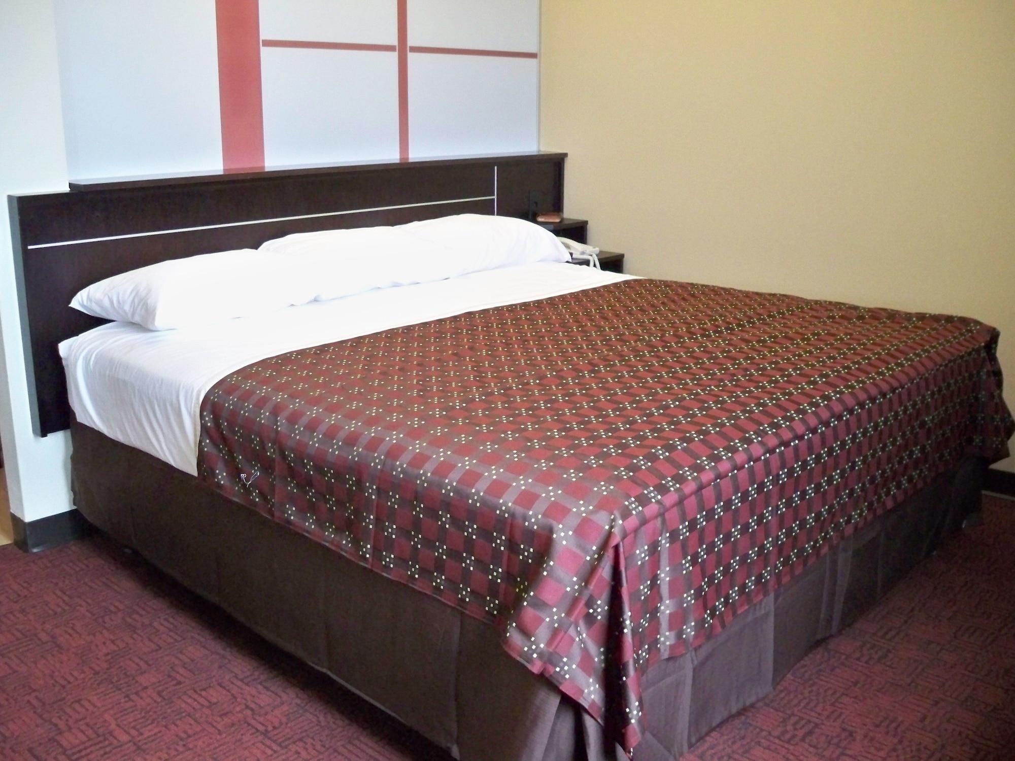 Red Roof Inn & Suites Бомонт Экстерьер фото