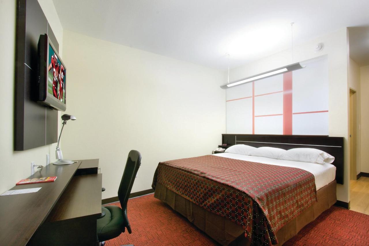 Red Roof Inn & Suites Бомонт Экстерьер фото