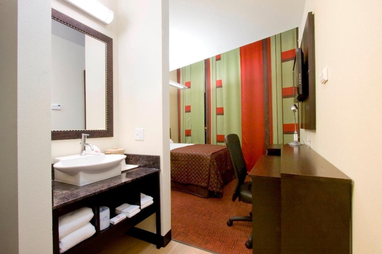Red Roof Inn & Suites Бомонт Экстерьер фото